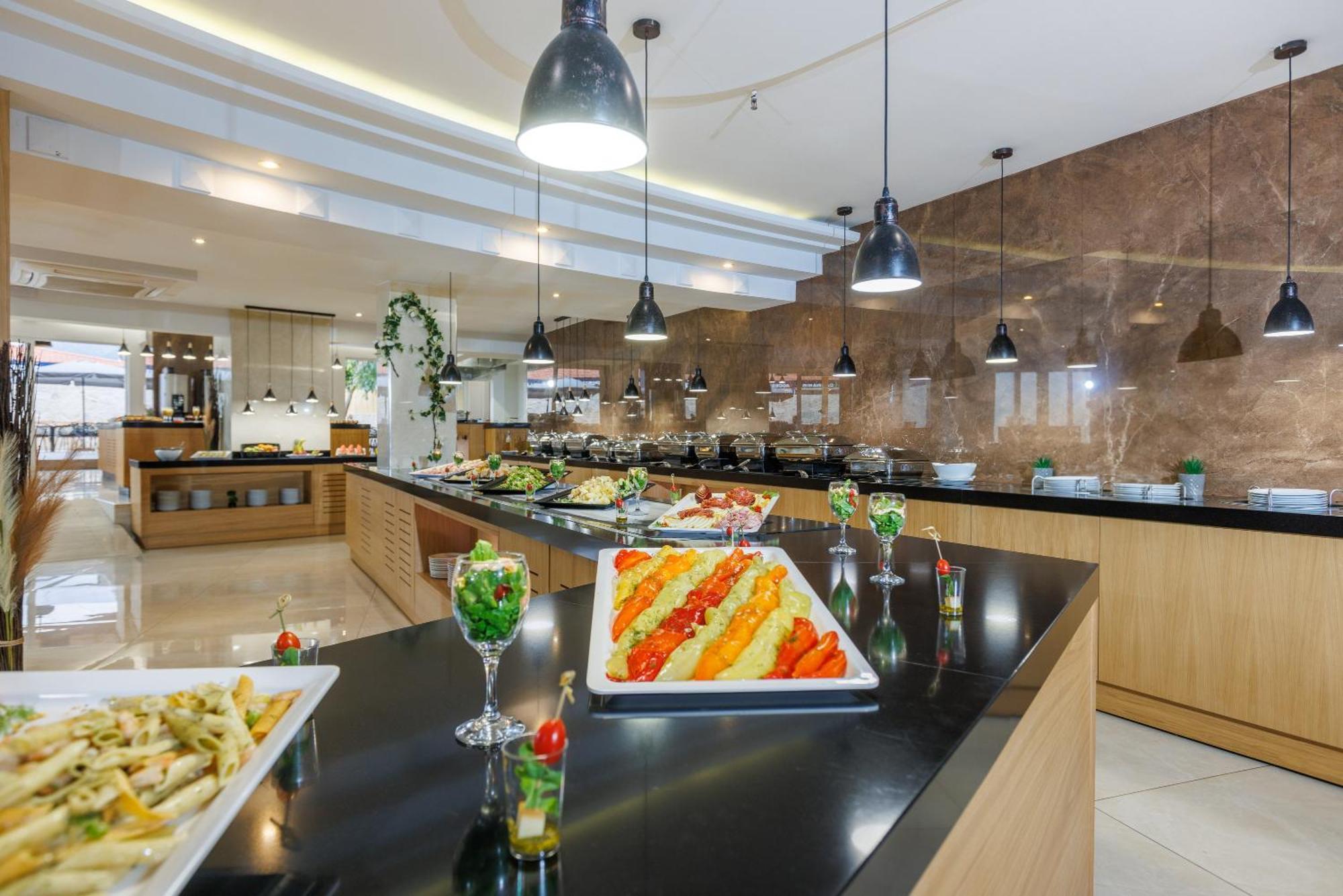 Malia Bay Beach Hotel & Bungalows Ngoại thất bức ảnh