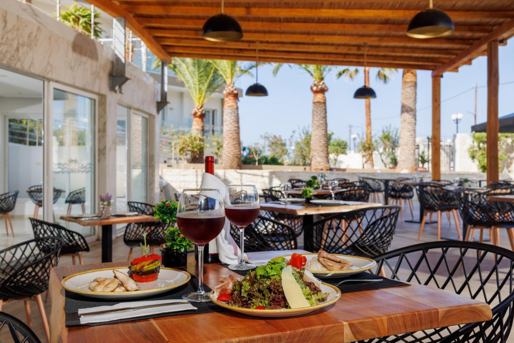 Malia Bay Beach Hotel & Bungalows Ngoại thất bức ảnh