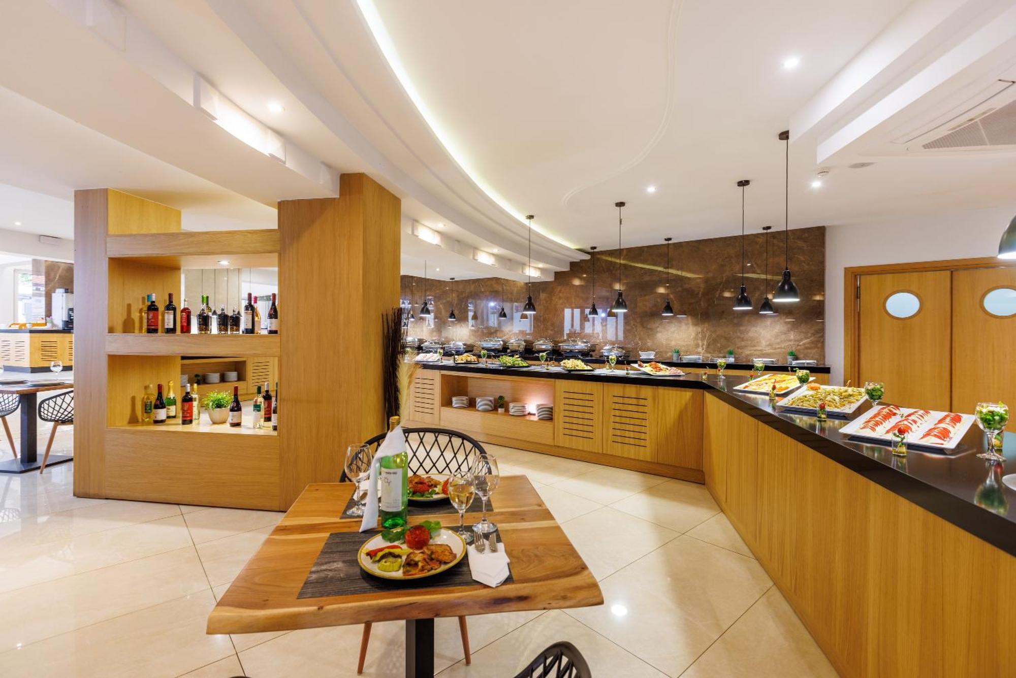 Malia Bay Beach Hotel & Bungalows Ngoại thất bức ảnh